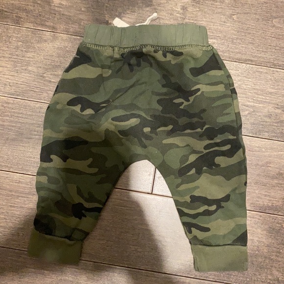 pants - Picture 2 of 3